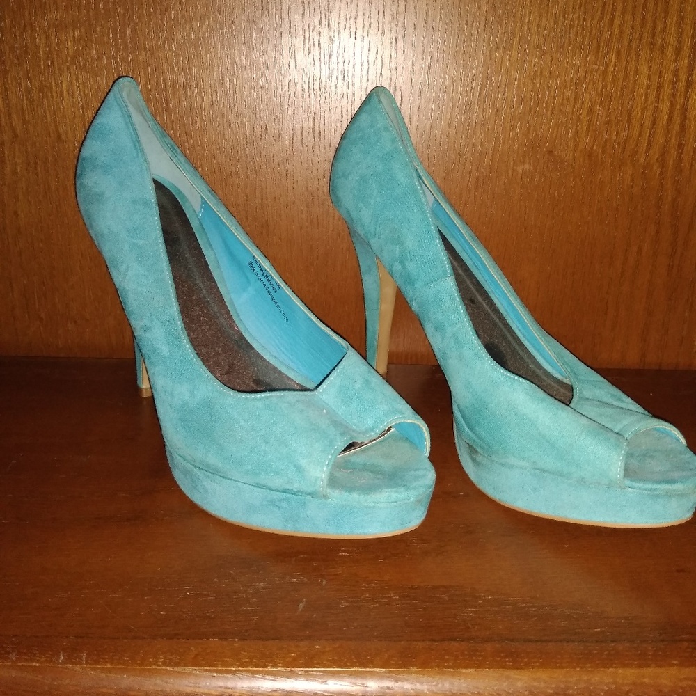 Teal heels